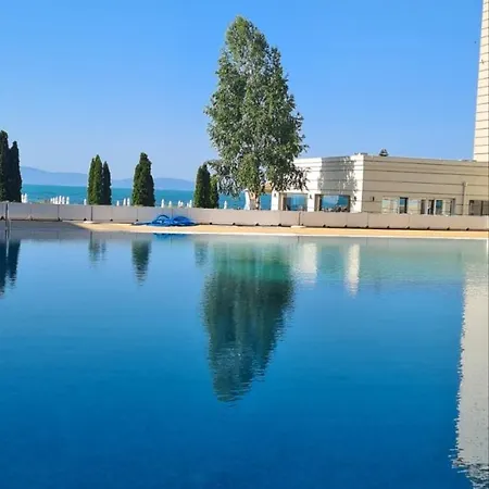 Festa първа линия Apartmán
