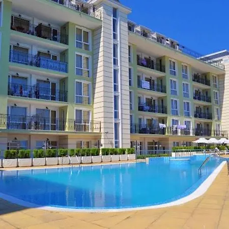 Apartmán Festa първа линия